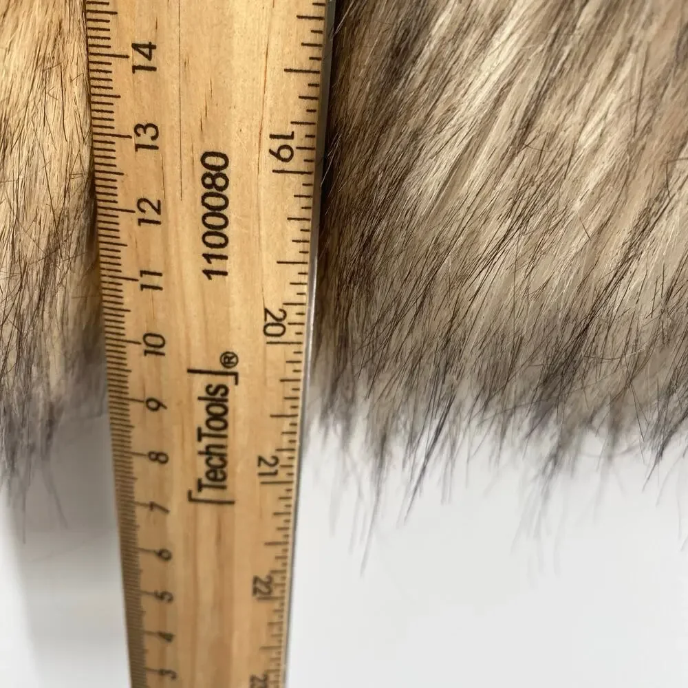 BB Dakota Vest Women’s XS Faux Fur Winter‎ Outdoor Skiing Feminine